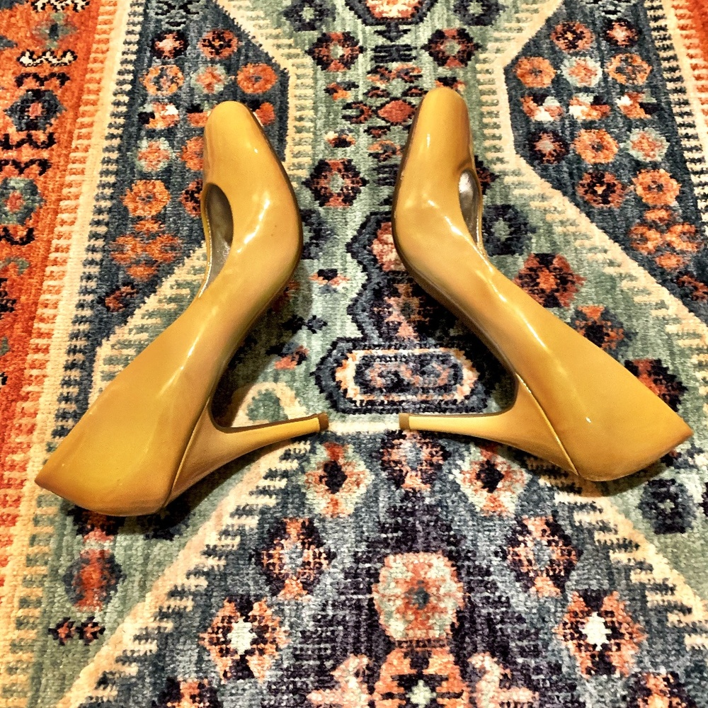 Jessica Simpson Nude Pumps: Size 9.5